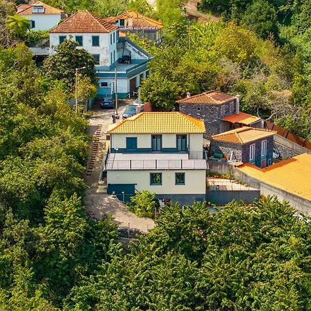 Semesterbostad Casa Da Quebrada *